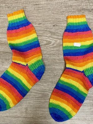 Villasukat, raidalliset 5, mummon käsin neulomat
