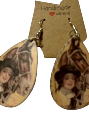 Korvakorut, vintagelady, - Kukkaiselämää