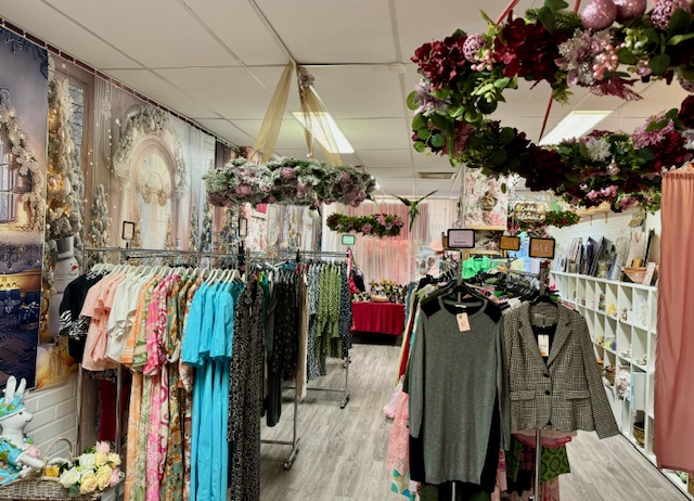 Panostusta Kukkaiselämää-kivijalkakaupan jouluasuun