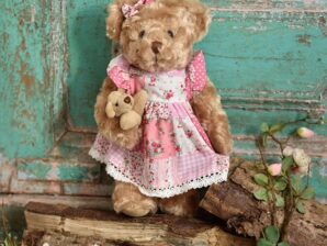 Nalle, tilkkumekossa pikku nallen kera, 30 cm