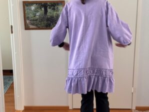 Pellavatunika, väljä tunika frillahelmalla – Kukkaiselämää