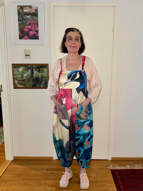 Haalari, Riikinkukko 2, yhdenkoon - Kukkaiselämää