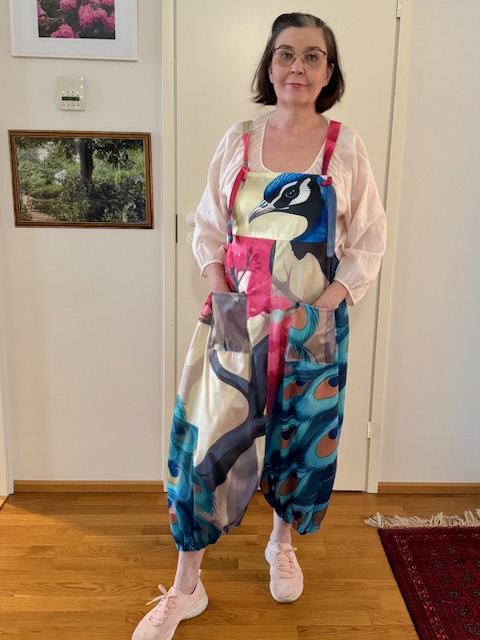 Haalari, Riikinkukko 2, yhdenkoon - Kukkaiselämää