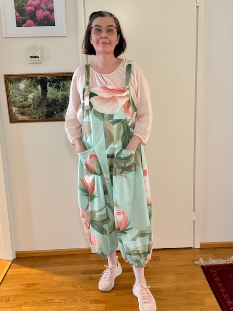 Haalari, Pionit, yhdenkoon - Kukkaiselämää