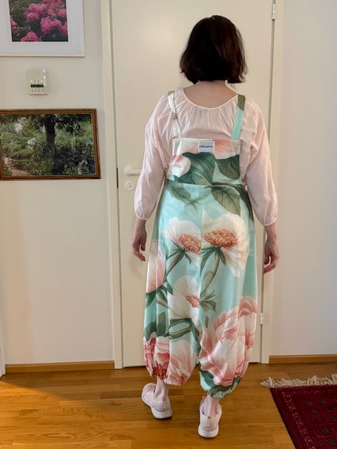 Haalari, Pionit, yhdenkoon - Kukkaiselämää