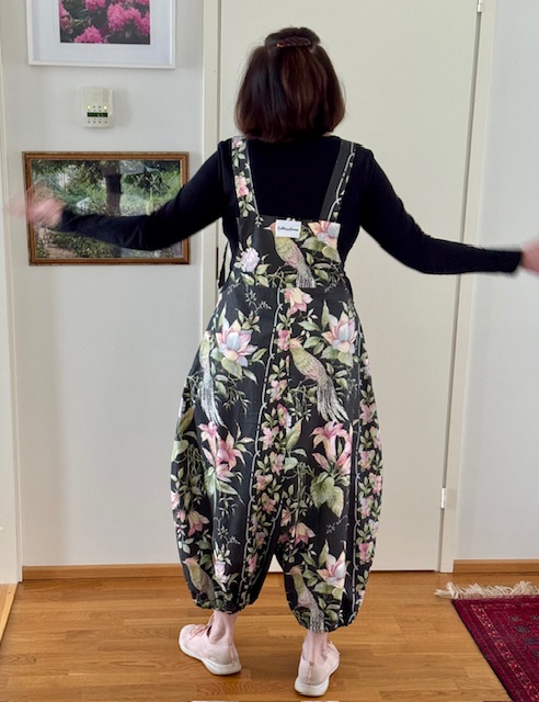 Haalari, Paratiisi , yhdenkoon - Kukkaiselämää