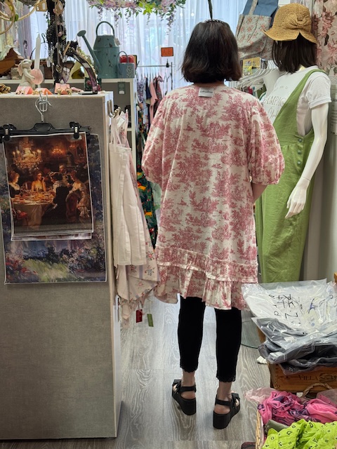 Tunika, Maisema, yhdenkoon - Kukkaiselämää