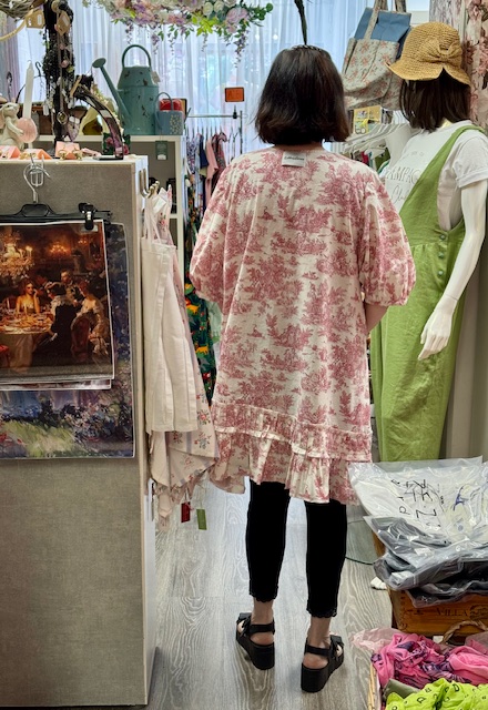 Tunika, Maisema, yhdenkoon - Kukkaiselämää