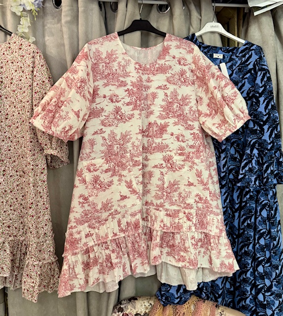 Tunika, Maisema, yhdenkoon - Kukkaiselämää