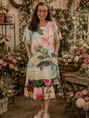 Kukkamekko Tutti i fiori, väljä ja värikäs yhdenkoon mekko - Kukkaiselämää
