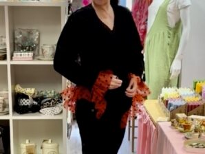 Samettijakku Audrey, tuunattu uniikki jakku - Toinen Kukinta