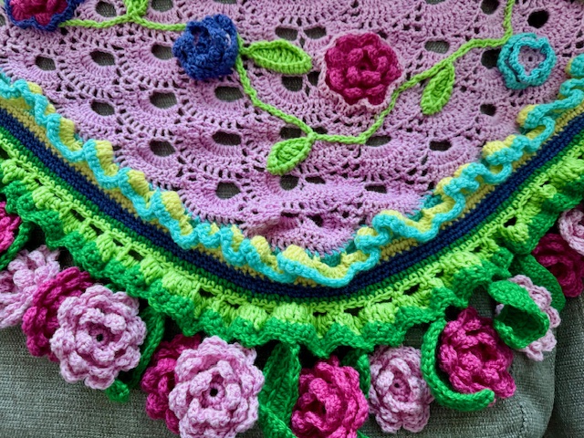 Hartiahuivi, Ruusut, vaaleanpunainen - Kukkaiselämää