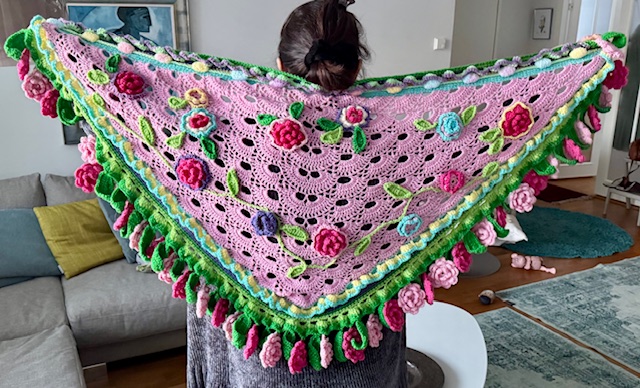 Hartiahuivi, Ruusut, vaaleanpunainen - Kukkaiselämää