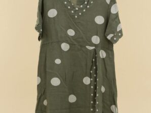 Naisten pellavamekko kuosilla – rento ja ilmava kesämekko