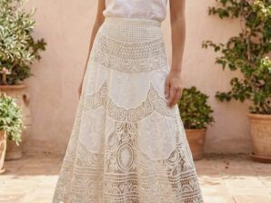 Pitkä pitsihame – broderie anglaise -kesähame naisille