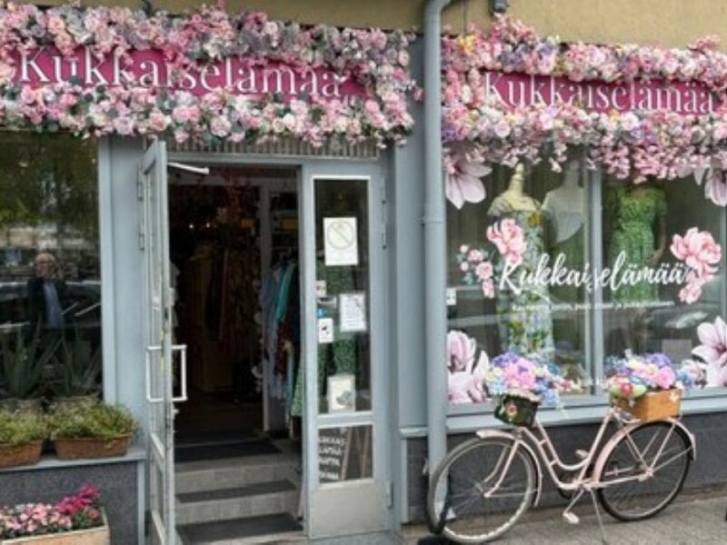 Kukkaiselämää-kaupan ja kauppiaan esittely