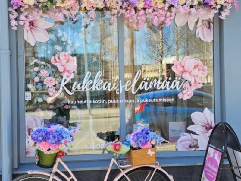 Mistä löytää uniikkeja naisten vaatteita Suomessa?