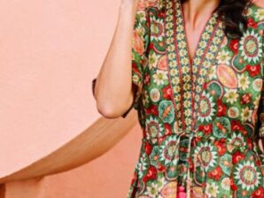 Mekko INKA , kuviollinen puuvillamekko tupsuyksityiskohdilla – AmandaB