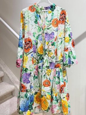Kukkaniitty Broderie Anglaise -mekko – boheemi kukkamekko 3/4-hihoilla