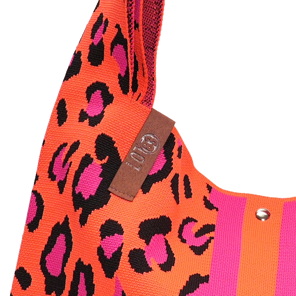 Neulottu shopper-laukku Lois oranssi-pinkki leopardikuosi