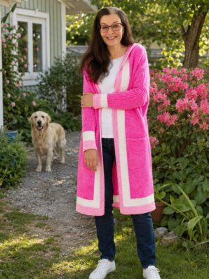 Candy Pink pitkä pinkki neuletakki hupulla ja taskuilla